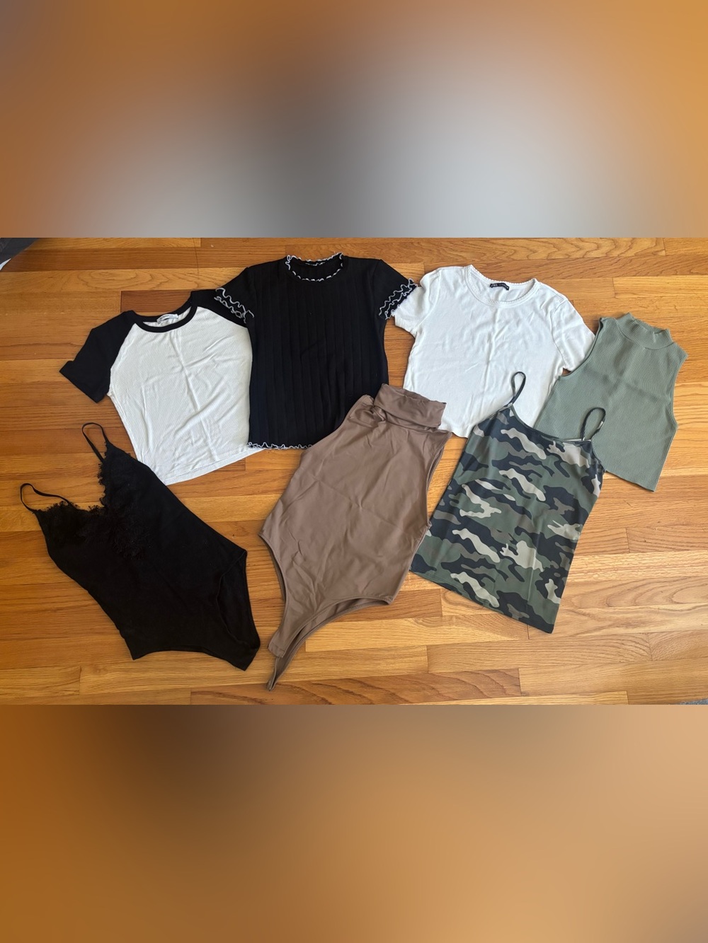 ZARA LOT- 7 short sleeve and tank style tops - SM/ MED